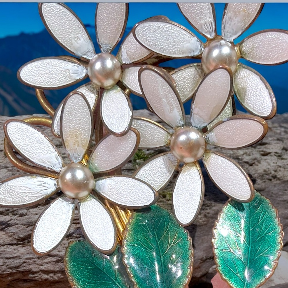 🌺LARGE Antique Gilt Guilloche Enamel Daisy Brooch